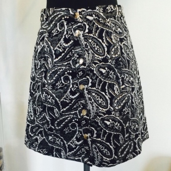 Urban outfitters size6 button mini skirt - Picture 2 of 4